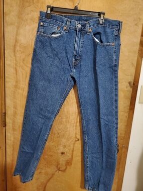 #712 Mens jeans by Levi